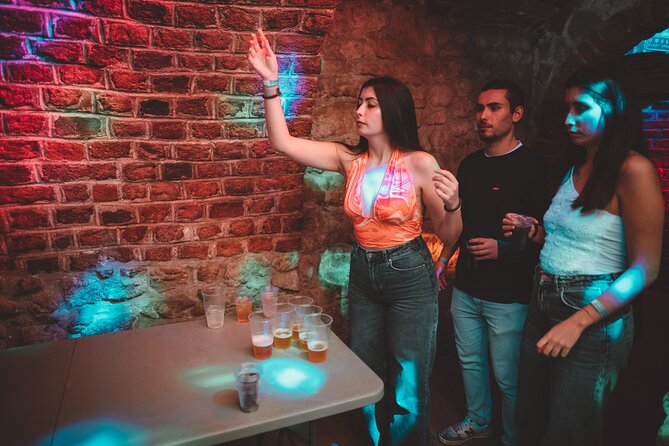 1 Hour of Open Bar Pub Crawl + Karaoke + VIP Entry to Best Clubs - The three-level villa party