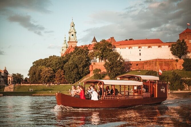 1 Hour Traditional Gondola Sightseeing Vistula River Cruise - St. Michael’s Church and the Wawel approach
