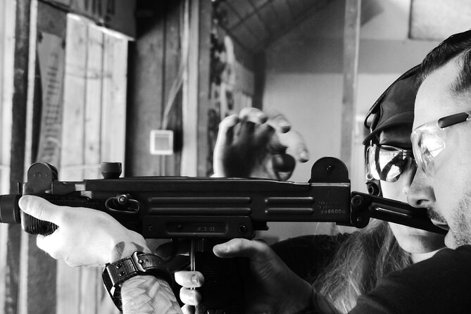 58 shots - Zakopane Shooting real guns - Handling the pistols and submachine guns
