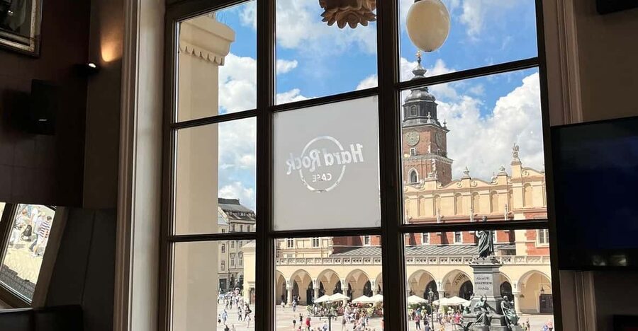 American Food Experience - A meal with a front-row Krakow location