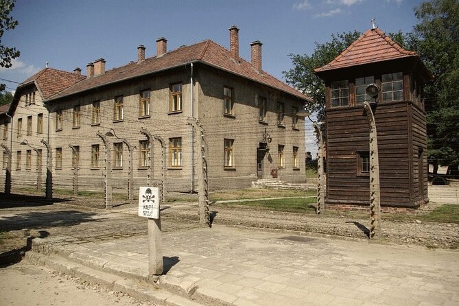 Auschwitz-Birkenau and Salt Mine Tour with private transport from Krakow - Who should book this tour