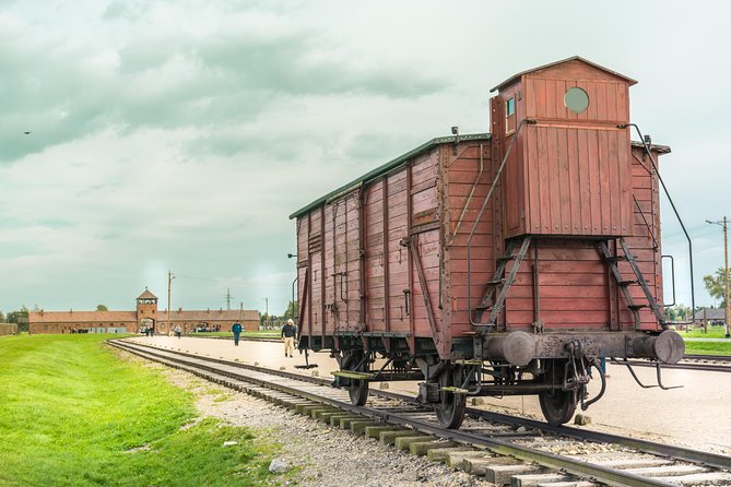 Auschwitz Birkenau and Wieliczka Salt Mine Guided Full Day Tour - The transfer to Birkenau and a needed pause