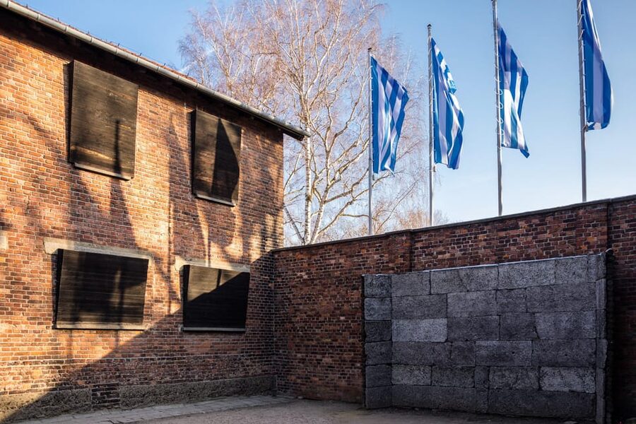 Auschwitz-Birkenau: Guided Tour and Skip-The-Line Ticket - Auschwitz I, the first 80 to 110 minutes