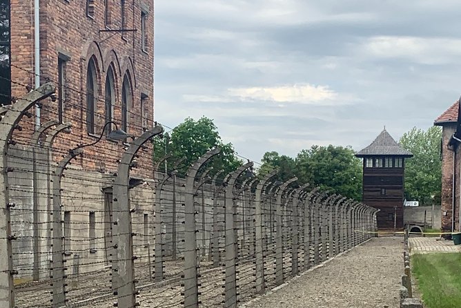 Auschwitz-Birkenau guided tour from Krakow - private car - Why Auschwitz-Birkenau needs a guided visit
