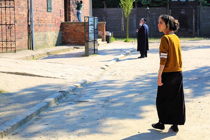 Auschwitz Birkenau: Live-Guided Tour with Transportation and Hotel Pickup - The hard truth about timing and tickets