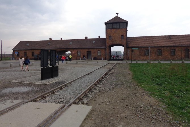 Auschwitz-Birkenau Museum Half-Day Bus Tour from Krakow - Starting at Pawia 18B in Krakow