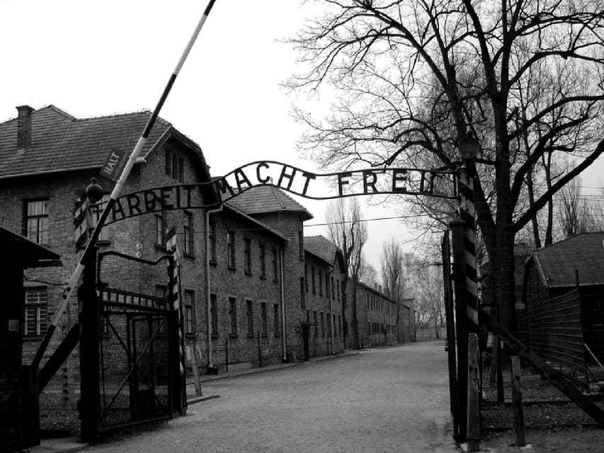 Auschwitz-Birkenau & Salt Mine Tour in One Day from Krakow - FAQ