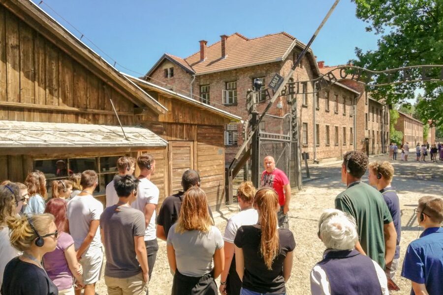 Auschwitz-Birkenau: Skip-the-Line Ticket and Guided Tour - Is the skip-the-line ticket worth it?