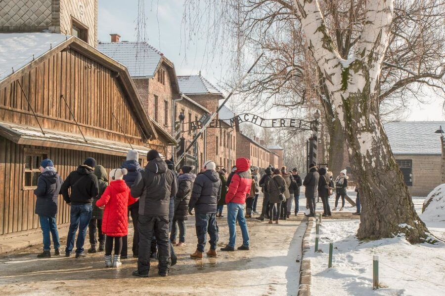 Auschwitz-Birkenau: Skip-the-Line Ticket and Guided Tour - What to bring and what to leave behind