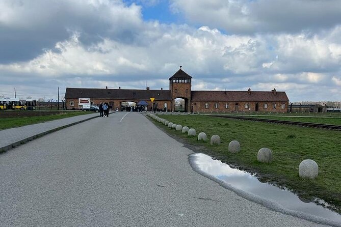Auschwitz Birkenau Tour from Krakow with guidebook Self-Guided - Why this Auschwitz trip works for independent visitors