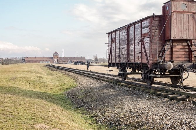 Auschwitz-Birkenau Tour Guide and Jewish museum and synagogue - Crossing to Birkenau