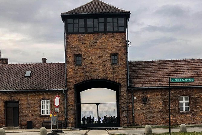 Auschwitz Birkenau Tour with Private Transport from Kraków - Leaving Kraków in a private vehicle