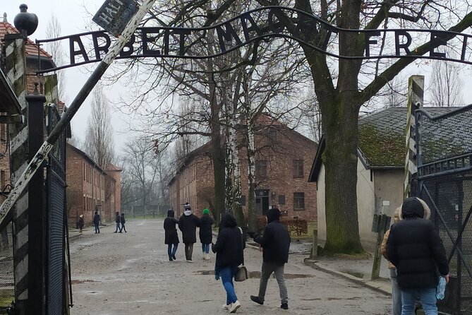 Auschwitz Museum and Salt Mine Tour with Private Transport - Why combine Auschwitz and Wieliczka in one day?