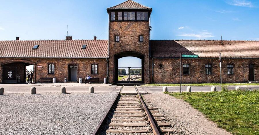 Auschwitz Ticket and Full-Day Tour from Krakow - Why this Krakow to Auschwitz trip works