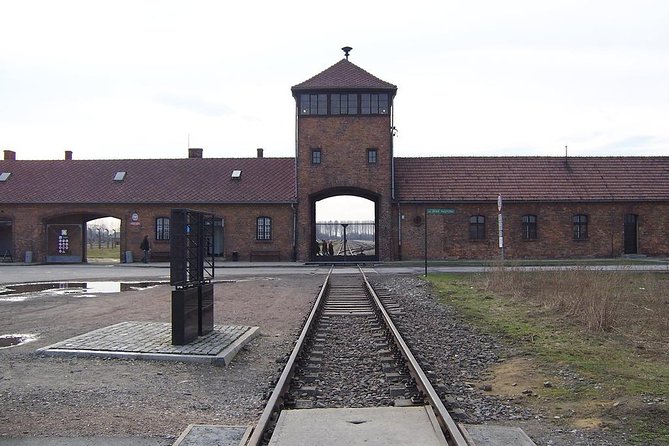 Auschwitz Tours Memorial and Museum Guided Tour from Krakow - The strongest part: simple transport and clear commentary