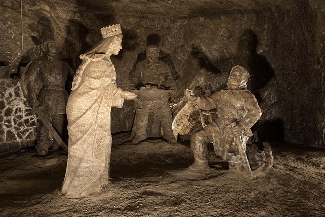 Auschwitz & Wieliczka ONE DAY Guided Tour +Private Transportation - The guide question: important at both sites