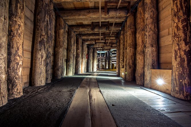 Auschwitz & Wieliczka ONE DAY Guided Tour +Private Transportation - Auschwitz I: security, exhibits, and a difficult two hours