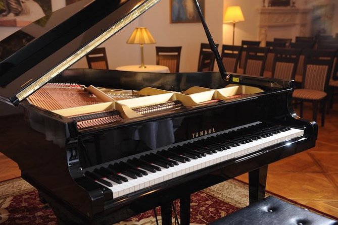 Chopin Piano Concert at Chopin Gallery with a Glass of Wine - Finding the Chopin Gallery and choosing a seat