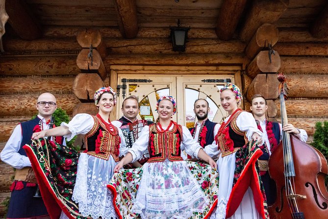 Cottage Style Evening with Folk Show and Traditional Feast from Krakow - A Polish evening that begins beside a lake