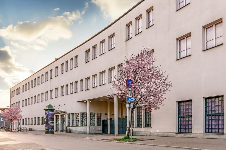 Cracow - Guided Tour of the Jewish Ghetto - The remaining wall fragment in Podgórze
