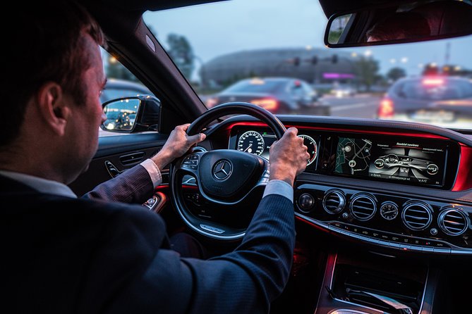 Cracow to airport transfer by Luxurious VIP limo - What the airport-to-city trip is like