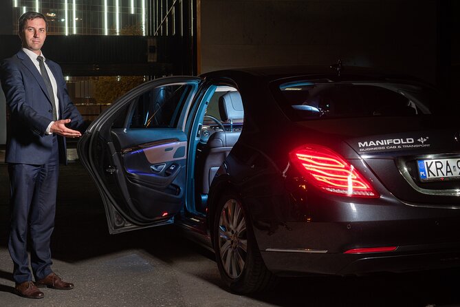 Cracow to airport transfer by Luxurious VIP limo - Driver communication and organization