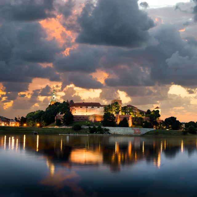 Creepy Krakow: 2-Hour City Walking Tour - The guides and the value of good storytelling