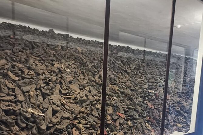 CV-Visit to the Auschwitz Camp in Italian with departure from Krakow - Why the two-site visit matters