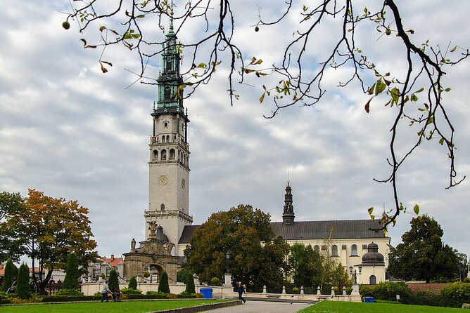 Częstochowa Black Madonna and Lagiewniki Tour from Krakow - What two hours at Jasna Góra can feel like