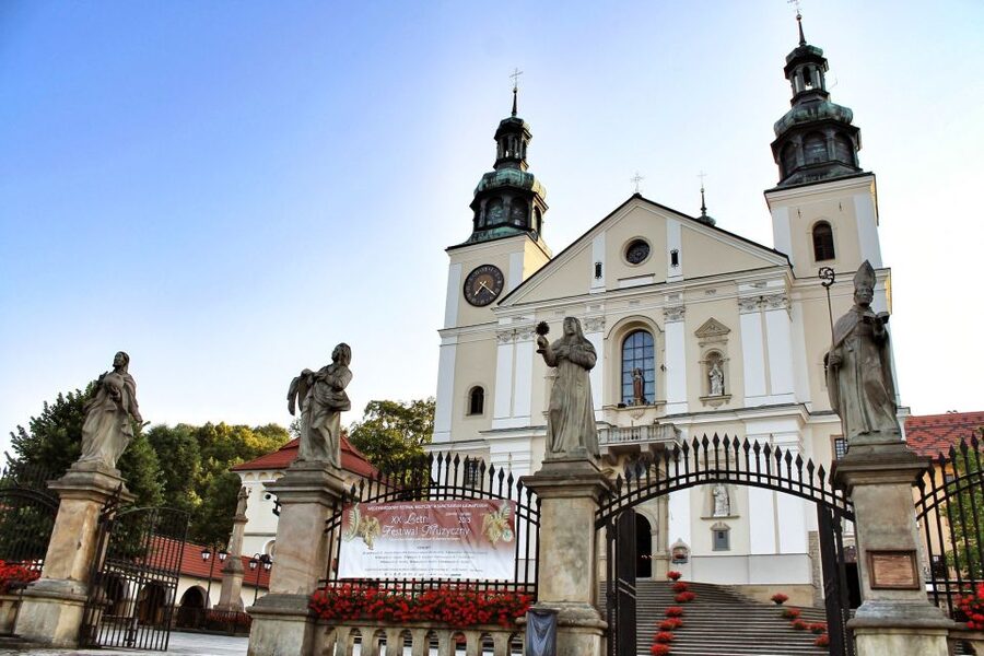 Day Tour: Traces of Pope John Paul II near Krakow - Transport, timing, and group size