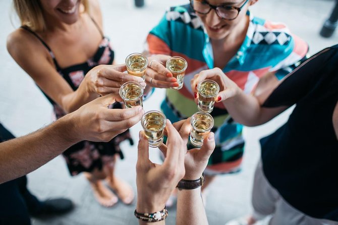 Deluxe Polish Vodka Tour Experience in Krakow - What the Krakow vodka walk is really about