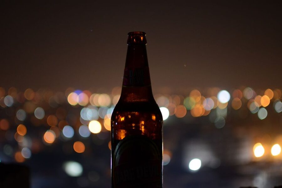 Discover the Best Local Beers in Krakow with Private Guide - Walking through Kazimierz between tastings