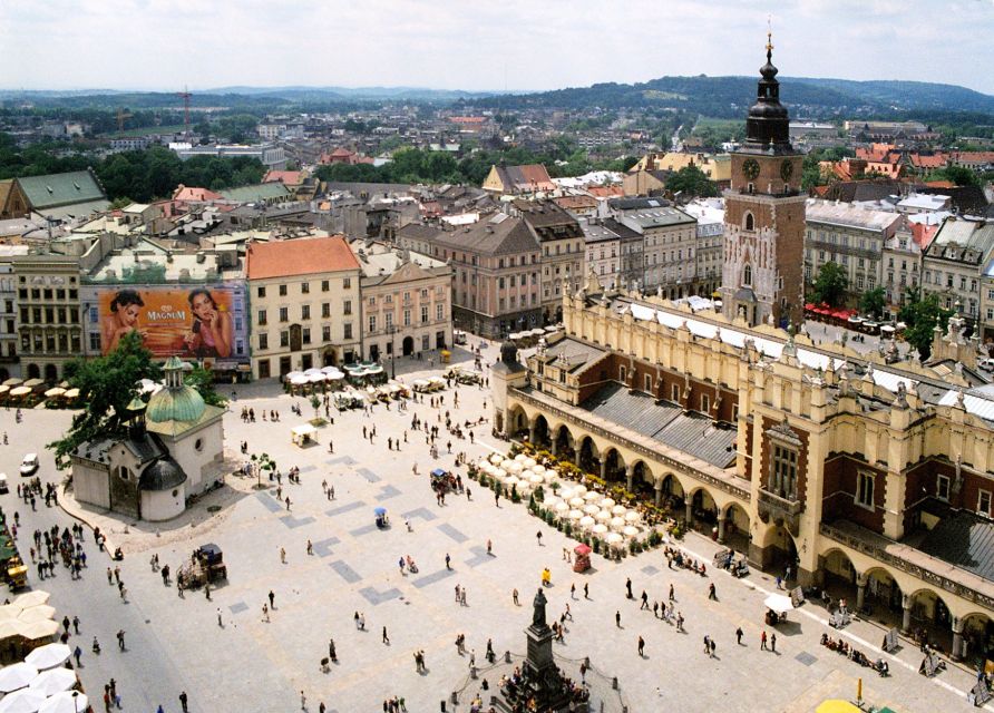 Family Tour of Krakow Old Town with Sweets Factory & Cruise - The Wawel Dragon quest