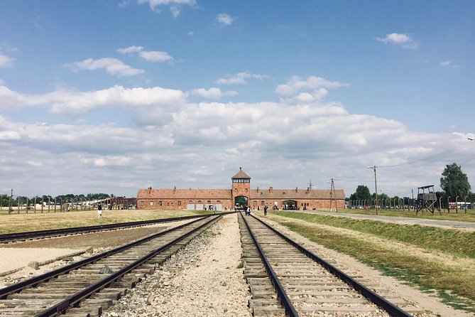 From Cracow: Auschwitz- Birkenau Tour with transportation - Food, toilets, and the long return to Krakow