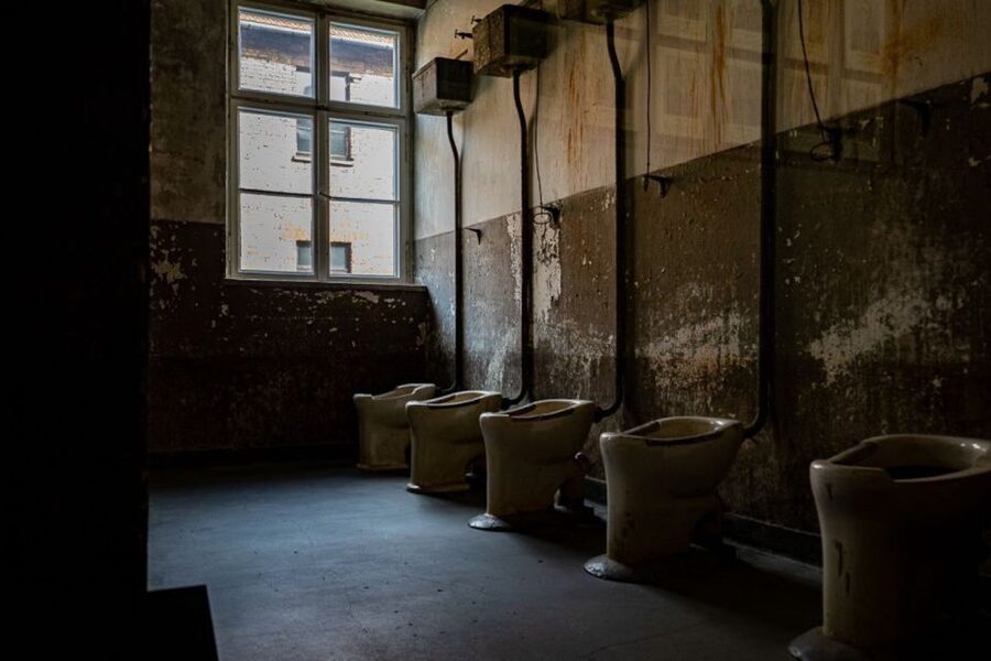 From Krakow: Auschwitz-Birkenau Full-Day Tour - Auschwitz I, the first part of the visit