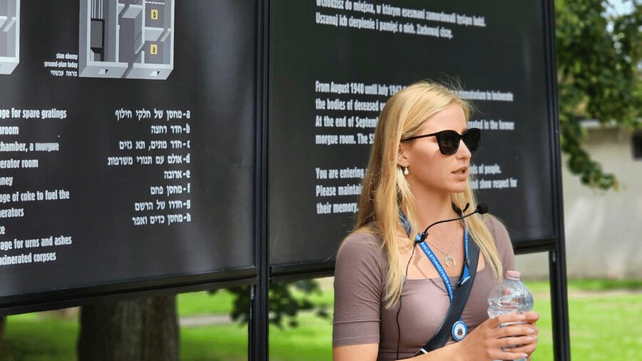 From Krakow: Auschwitz-Birkenau Guided Tour Guaranteed Time - The 1.5-hour ride from Krakow