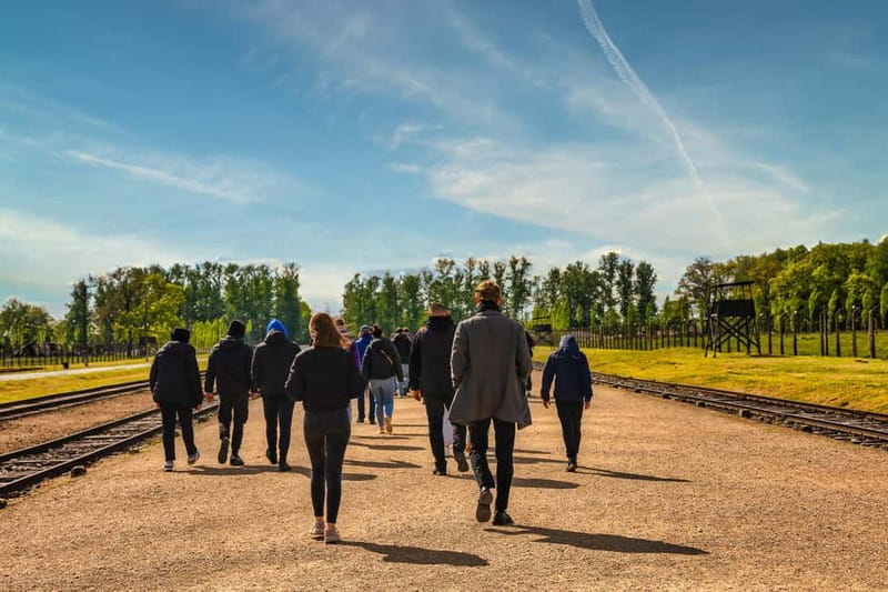 From Krakow: Auschwitz-Birkenau Guided Tour & Transport - The 15-minute transfer to Birkenau