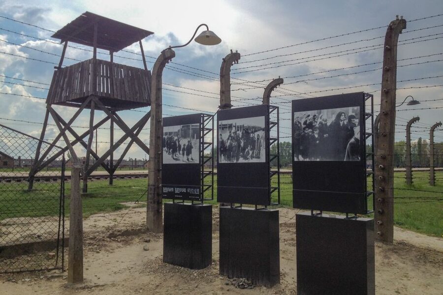 From Krakow: Auschwitz-Birkenau Private or Shared Tour - The long day begins in Krakow