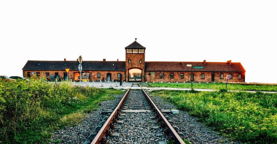 From Krakow: Auschwitz-Birkenau & Schindler's Factory Tour - Auschwitz I: a guided visit through the former camp