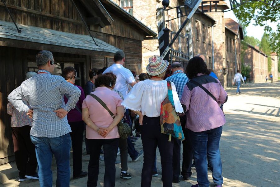 From Krakow: Auschwitz Birkenau Small Group Tour with Pickup - The short transfer to Birkenau