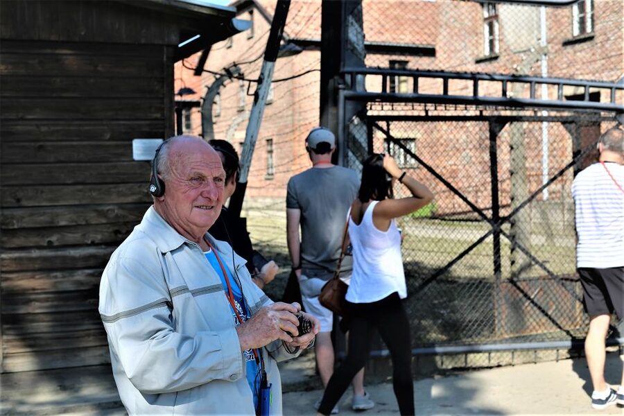 From Krakow: Auschwitz Birkenau Small Group Tour with Pickup - Birkenau and the size of the camp