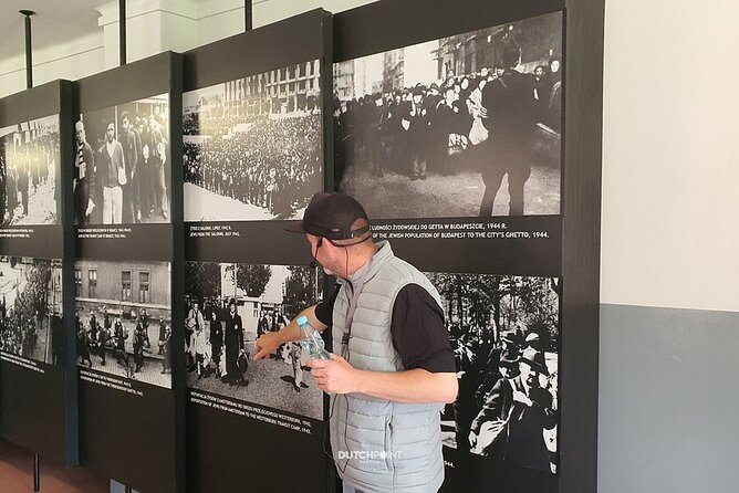 from Kraków: Auschwitz excursion with guaranteed Dutch guide - The Judenrampe: following the route into Birkenau