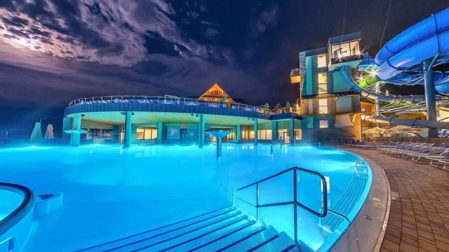 From Krakow: Chochołowskie Thermal Baths Ticket and Transfer - Mountain views and the value of the transfer