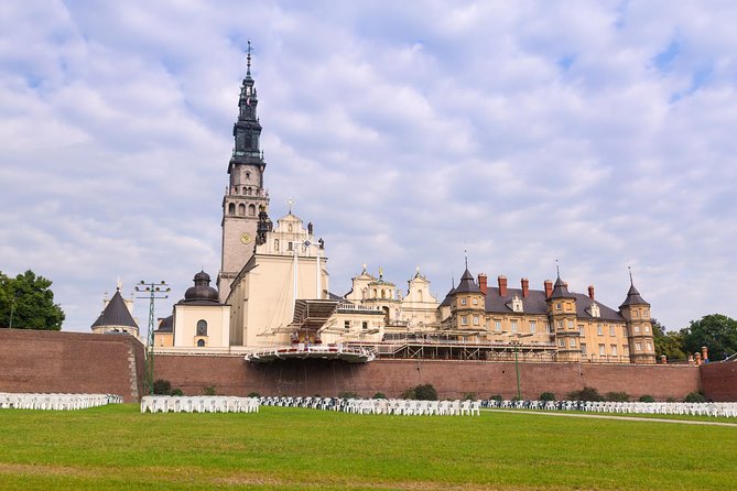 From Kraków: Czestochowa Black Madonna - Spending two hours at Jasna Góra