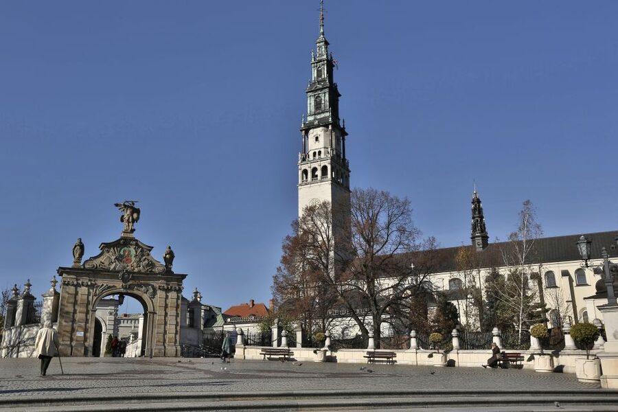 From Krakow: Częstochowa "Black Madonna" Day Tour - Why the Black Madonna makes Częstochowa worth the ride