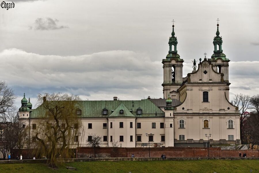 From Krakow: Częstochowa "Black Madonna" Day Tour - Seeing the Black Madonna in the Chapel of Our Lady