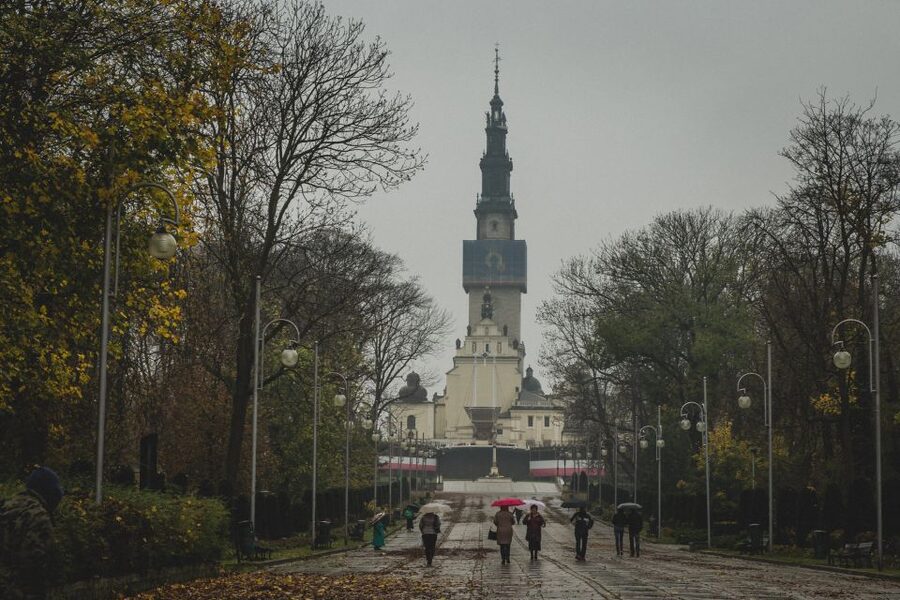 From Krakow: Częstochowa "Black Madonna" Day Tour - Should you book the Częstochowa Black Madonna tour?