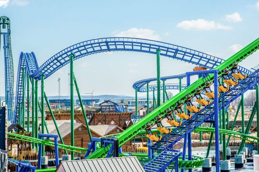 From Kraków: Energylandia Amusement Park Transfer and Entry - Seasonal fun during the Winter Season Special