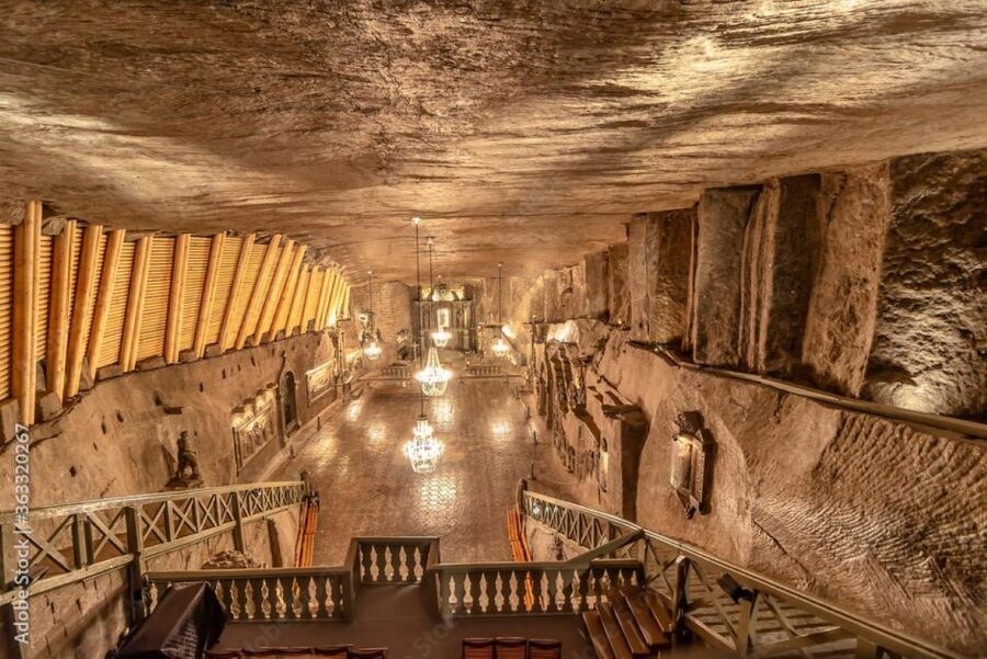 From Krakow: Guided Tour in Wieliczka Salt Mine - The stairs and the real physical demands