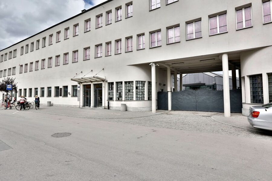 From Krakow: Half-Day Salt Mine and Schindler's Factory Tour - The break in Podgórze